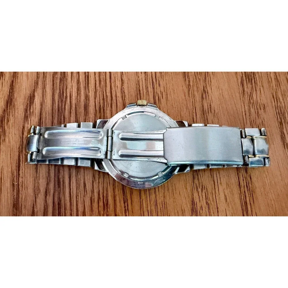VTG Mens Movado divers watch 2 tone 330ft good condition B1–A4-872 New Battery